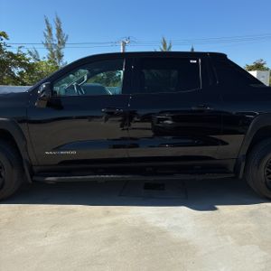 Chevrolet Silverado EV LT - 4