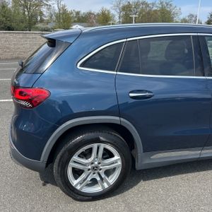 MERCEDES-BENZ GLA - 9