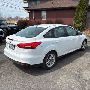 FORD FOCUS SE - 8