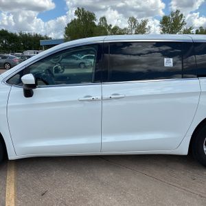 CHRYSLER VOYAGER LX - 4