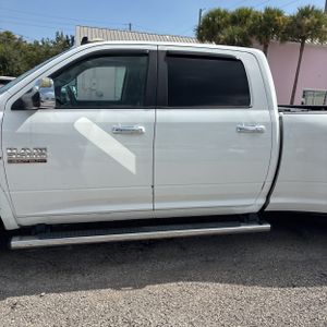 2018 RAM 3500 LARAMIE photo 4