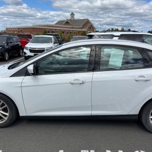 FORD FOCUS SE - 4