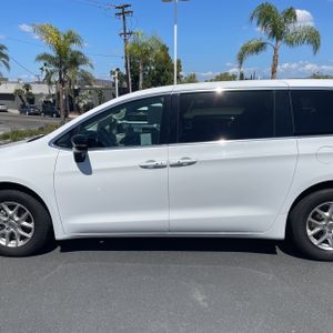CHRYSLER PACIFICA TOURING L - 4