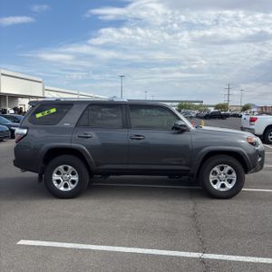 صورة 10 لـ 2015 Toyota 4RUNNER SR5