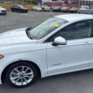 FORD FUSION HYBRID SE - 2