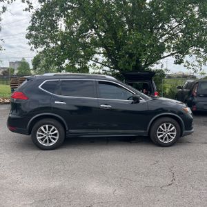 NISSAN ROGUE SV - 10