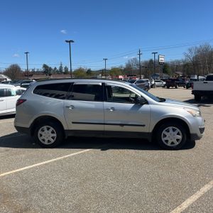 CHEVROLET TRAVERSE LS - 10