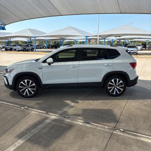 صورة 3 لـ 2024 Volkswagen TAOS SE