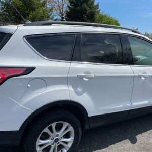 FORD ESCAPE SE - 9