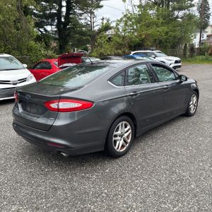 FORD FUSION SE - 8