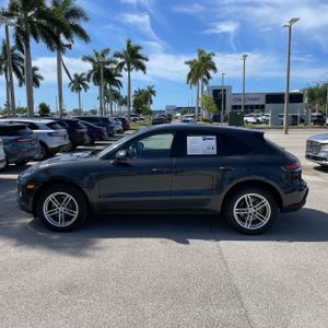 PORSCHE MACAN - 3