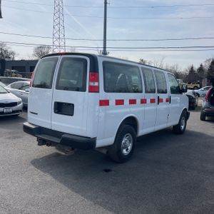 CHEVROLET EXPRESS 2500 - 8