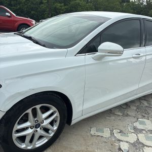 FORD FUSION SE - 2