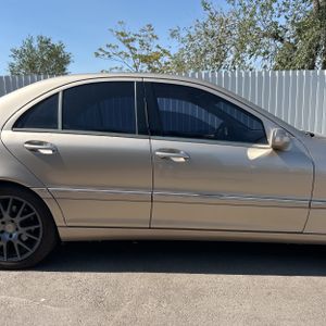 2002 Mercedes-BENZ C-CLASS photo 10