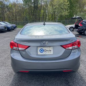 HYUNDAI ELANTRA GLS - 7