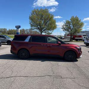 KIA CARNIVAL LXS - 10