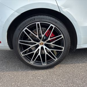 2023 Porsche MACAN GTS — миниатюра 19