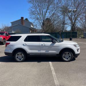 FORD EXPLORER XLT - 10