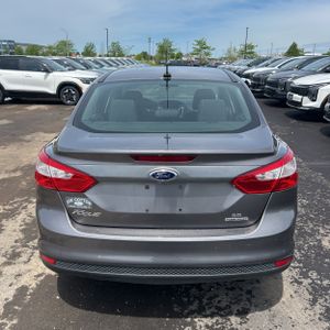 FORD FOCUS SE - 7