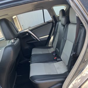 2017 Toyota RAV4 XLE — миниатюра 34