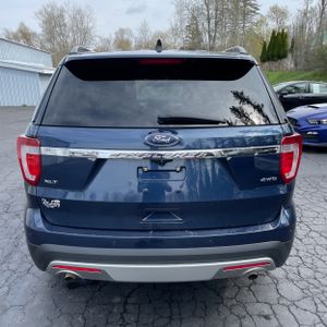 FORD EXPLORER XLT - 7