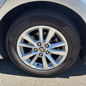 صورة مصغرة 18 لـ 2025 Toyota CAMRY LE