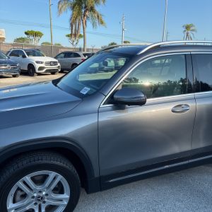 MERCEDES-BENZ GLB - 2