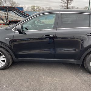 KIA SPORTAGE LX - 4