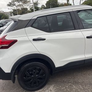 NISSAN KICKS S - 9