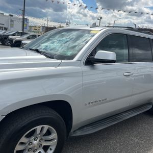 CHEVROLET SUBURBAN LT - 2