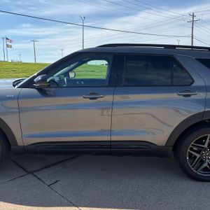 FORD EXPLORER ST-LINE - 4