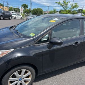 FORD FIESTA SE - 2