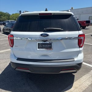 FORD EXPLORER XLT - 7