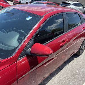 صورة 3 لـ 2023 Hyundai ELANTRA SEL