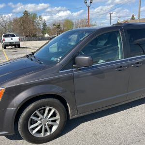 DODGE GRAND CARAVAN SXT - 2