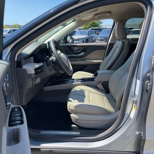 2024 Lincoln CORSAIR PREMIERE — миниатюра 31