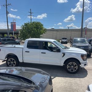 صورة 10 لـ 2024 FORD F-150 STX