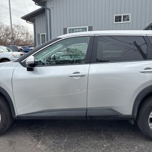 NISSAN ROGUE SV - 4