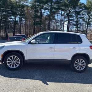 VOLKSWAGEN TIGUAN LIMITED 2.0T 4MOTION - 3