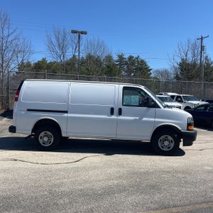 CHEVROLET EXPRESS 2500 - 10