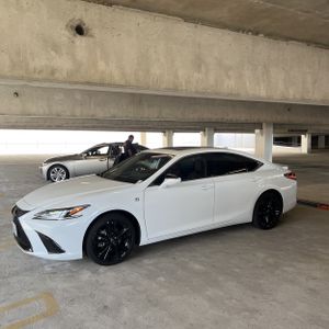 LEXUS ES 300H F SPORT HANDLING - 3