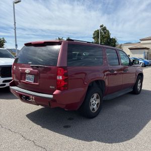 CHEVROLET SUBURBAN LS - 8