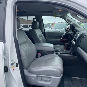 2022 Toyota SEQUOIA PLATINUM — миниатюра 32
