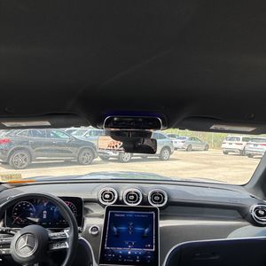 2025 Mercedes-BENZ GLC thumbnail 36