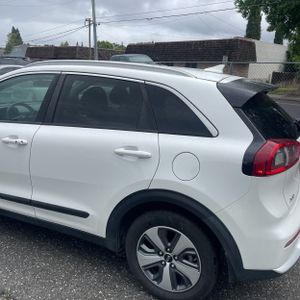 KIA NIRO LX - 6