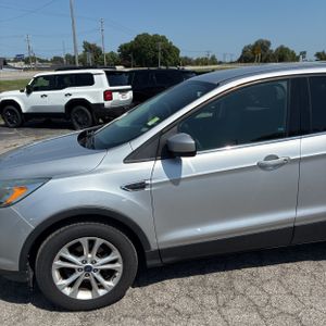 2017 FORD ESCAPE SE 照片 2