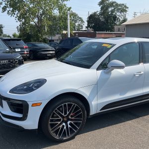 2024 Porsche MACAN S — фото 2