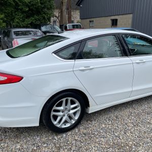 FORD FUSION SE - 9