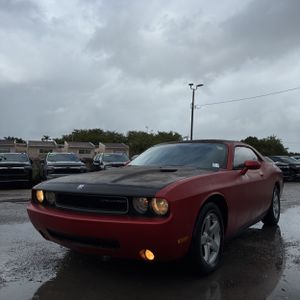 Dodge Challenger SE - 1