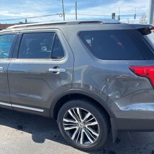 FORD EXPLORER PLATINUM - 6